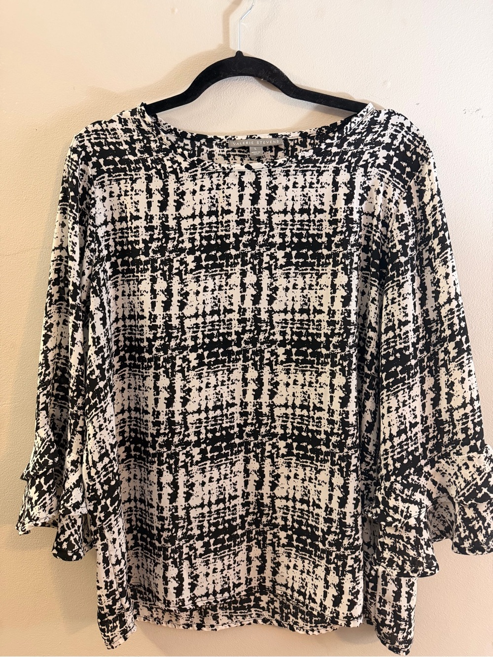 Valerie Stevens Black & White Textured Plaid Tunic